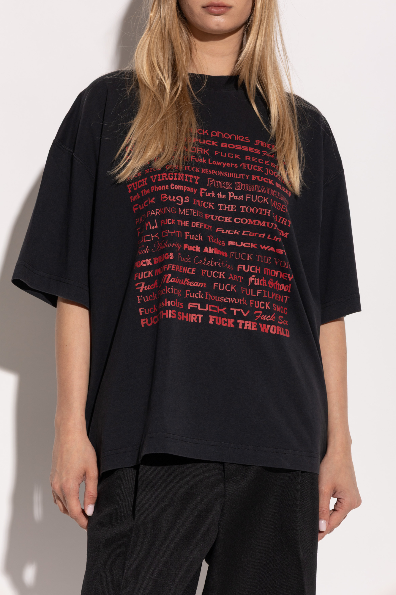 VETEMENTS タフルレイヤオハサイスTシャツ UA66TR635B1000 BLACK UA66TR100B-BLACK118259356.jpg?
